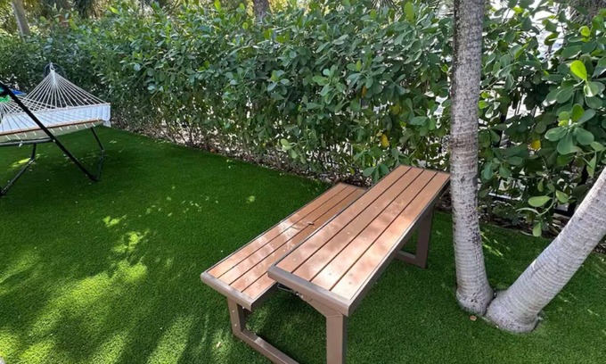 Northeast Miami Apartment | Marvelous studio with AC in vibrant Miami