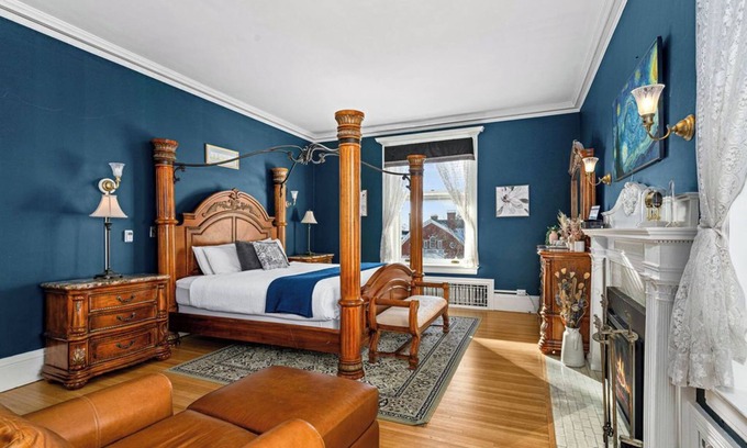 Endion House | Mary & Josephine Suite w/Jacuzzi & Fireplace