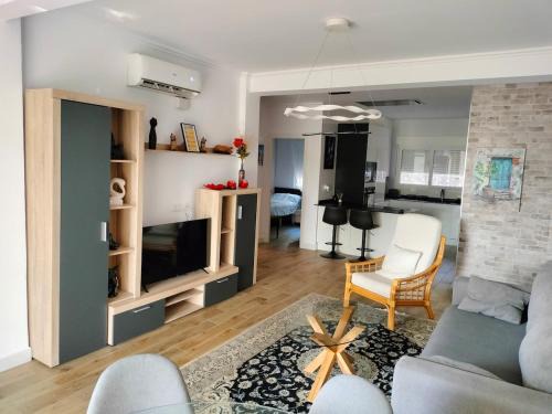 Les Deveses Apartment | Mary's house