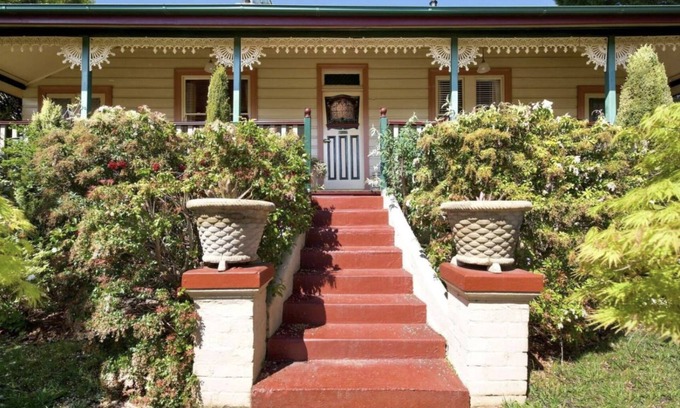 Katoomba Villa | Mary Villa - Heritage Villa, 6 Bedroom, 6 Bathroom, Central Heating, Spa Bath, BBQ