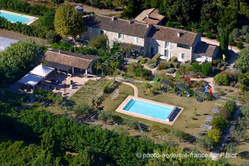 St.-Remy-de-Provence Bed & Breakfast | MAS DES FIGUES -très calme-Certifié Biologique FRBio10-jardin naturel écologique vivant-piscine 12x6-Copieux brunch paysan méditerranéen du jardin cuisine maison huile d'olive-Agritourisme-Alpilles-Saint Rémy de Provence-du 30 avril au 20 septembre 2026-