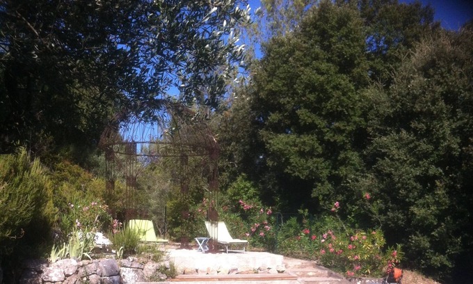 Pignans House | Mas Provençal sleeps 8 in wooded grounds with swimming pool