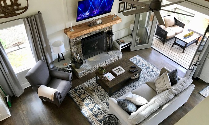 Lakemont House | Mashburn Mountain Lodge-River and Mountain Views-Lake Rabun