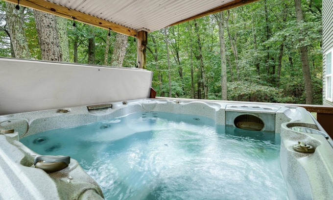 McGaheysville House | Massanutten Mountaintop, Family Fun Awaits! Hot Tub, Arcade Games, Near Slopes