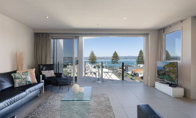 Mount Maunganui Apartment | Massive apartment with huge views!
