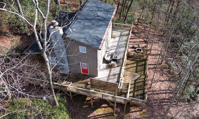 Ellijay Cabin | Massive deck/Rustic Retreat/Games/Grill/ Sleeps 7