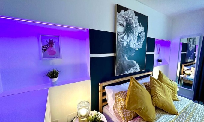 Winton House | Massive New House Sleeps 20+ Accepts Groups