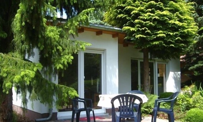 Caputh Apartment | Massives Sommerhaus 60 qm mit Terrasse, 1 Schlafzimmer für Max. 3 Personen