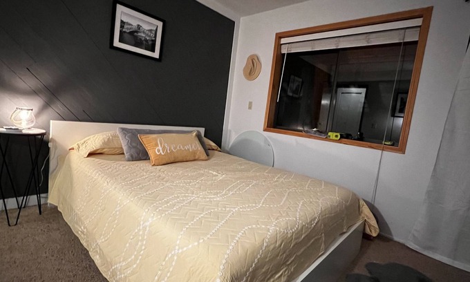 Truckee Bed & Breakfast | Master bedroom breakfast included