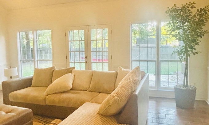 Cordova House | Master Room for traveling professionals, house with WiFi and AC