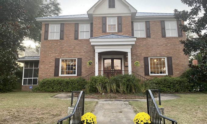 Summerville House | Master's Tournament Rental -Magnolia House - A Southern Oasis