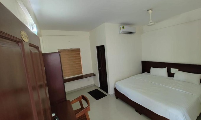 Kakkanad Hotel | Masterkey Deluxe Rooms