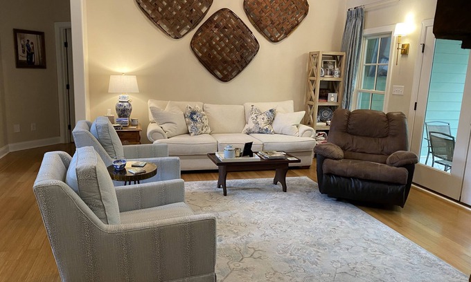 Evans House | Masters Rental, 7 miles from course, 6 bedrooms, southern charm