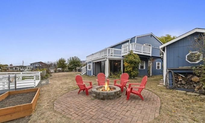 Ferndale House | Matia Sandy Point Neptune Beach Private Dock