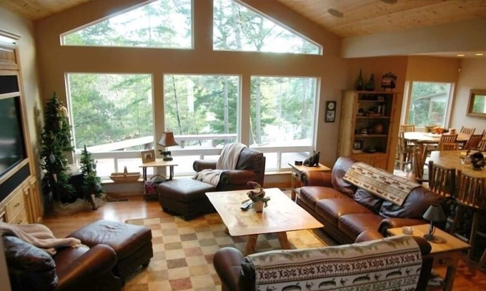 Saunders Lake House | Maud Lake Lodge an Oregon Dune Access Lakefront Home
