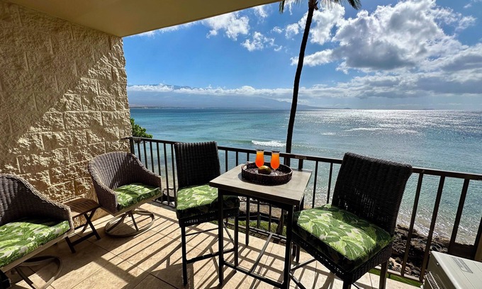 Maalaea Condo | Maui Oceanfront & Beach access deluxe Condo, pool, ocean views, seasonal whales