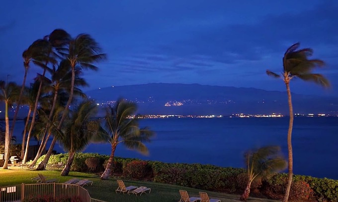 Maalaea Condo | Maui's Best OCEANFRONT Condo! See whales, turtles & sunrises from our lanai!