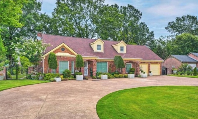 Whitehaven House | Maxie's retreat: Enjoy this charming house w/modern updates & timeless appeal.