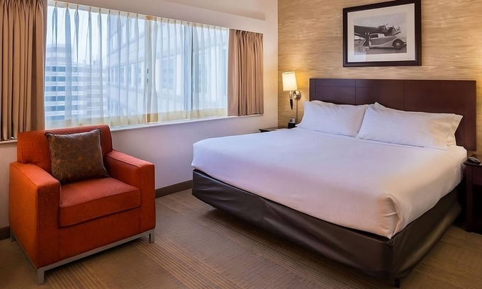 O'Hare Hotel | Maximum Comfort! w/Complimentary Airport Shuttle Service, Pets are Welcome!