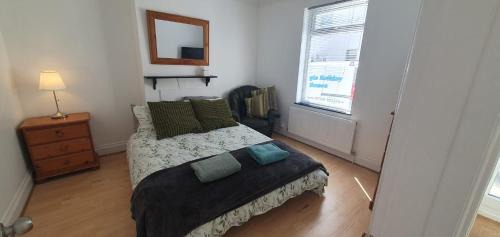Gosport House | Mayfield , 2 bed slp 6 Roomy dog friendly Gosport town house