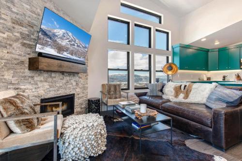 Park City Apartment | Mayflower Lakeside 304-21 by Moose Management