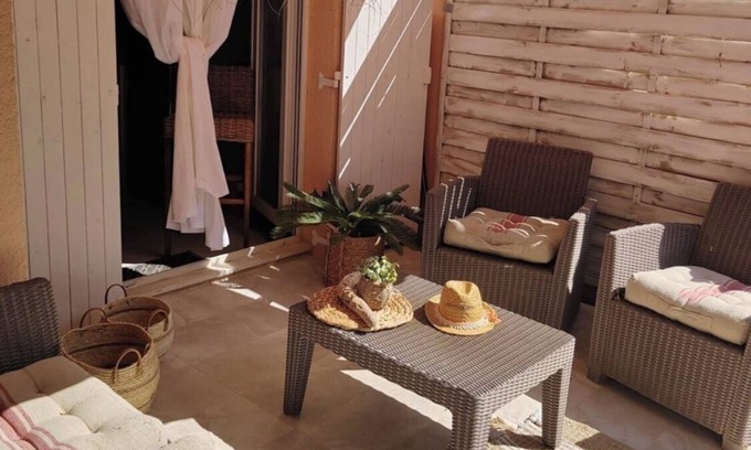 Cogolin Apartment | Mazet 35m2+garden+climate+pool+parking+private domain+tennis