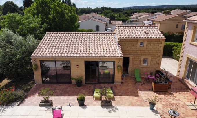 Saint-Quentin-la-Poterie Bed & Breakfast | Mazet des lavandes