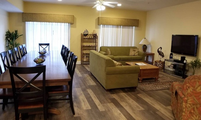 Myrtle Beach Condo | MBV 6Br/5Ba - 302B
