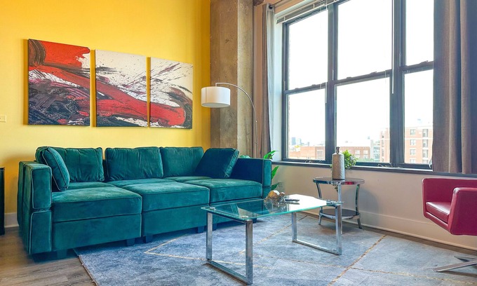 Near South Side Apartment | McCormick Place 2b/2b Skyline unit with optional parking for up to 8 guests