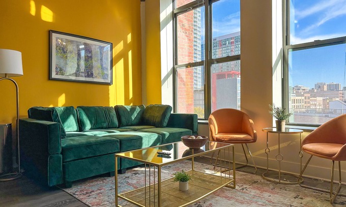 Near South Side Apartment | McCormick Place city view 2br/2ba with optional parking for up to 8 guests