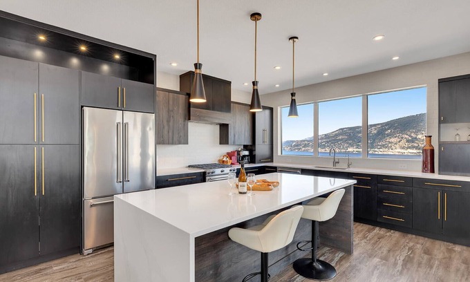 McKinley House | McKinley Beach Lakeview · McKinley Beach