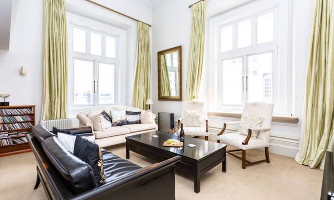 Christchurch City Centre Apartment | McMahon Suite - Central CBD
