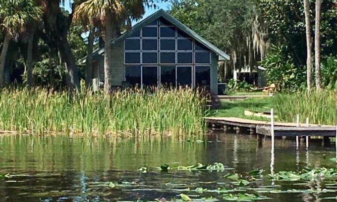 Fedhaven House | McRobinstone Lakehouse - perfect mid century getaway on sleepy Lake Pierce