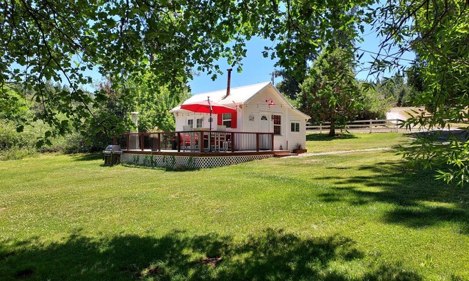 Apple Hill House | Meadow Creek Cabin