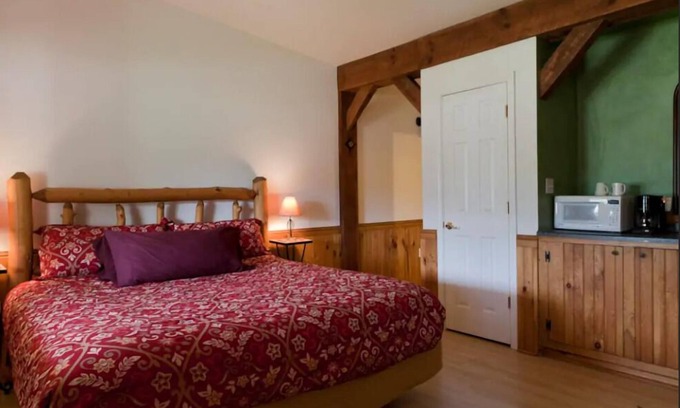 Mohawk Hotel | Meadow Creek Mountain Ranch