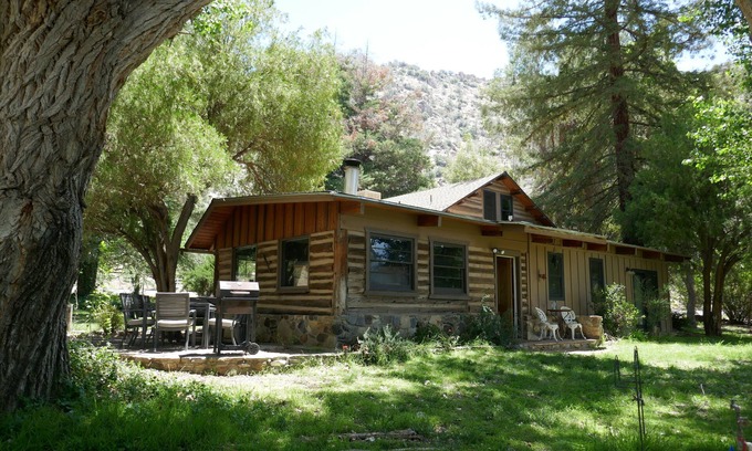 Kernville House | Meadowlands Cottage, Horse Ranch with Wood Burning Stove and a River, Hot Tub