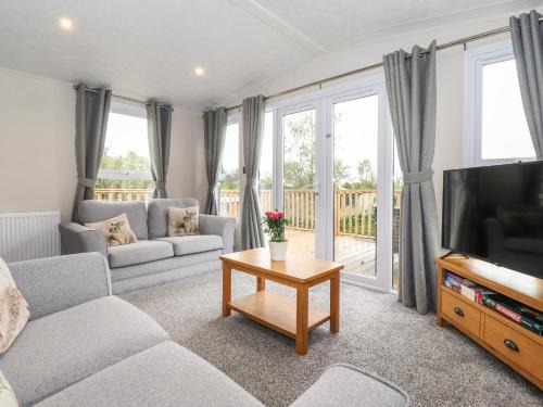 Carnforth House | Meadowsweet Lodge