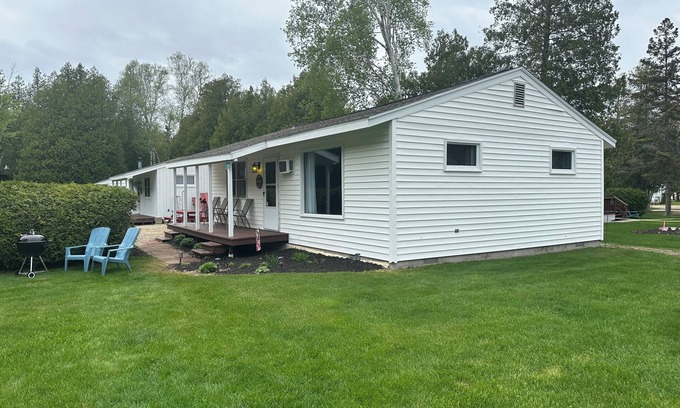 Ephraim Cottage | Meadowview III @Ephraim Beach on Ephraim Village Cottages Resort