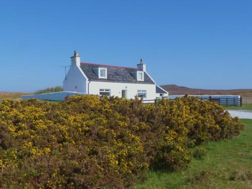 Clachtoll House | Meall Dubh - coastal cottage with stunning views