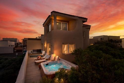 Arenas del Mar Villa | Medano Seaside Villa, Jacuzzi & Pool