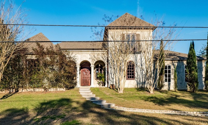 Slidell House | MEDITERRANEAN VILLA near NEW ORLEANS