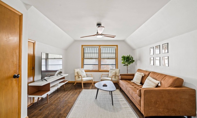 West Allis Apartment | MedStay: Ideal for Travel Nurses & MCW/CHW Relocat