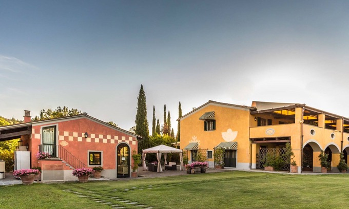 Empoli Apartment | Melissa - Apartment with swimming pool