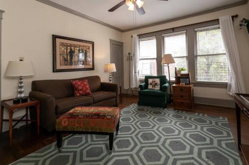 Central Midtown Apartment | Memphis Belvedere Suites Upper Deluxe King 1 Bedroom