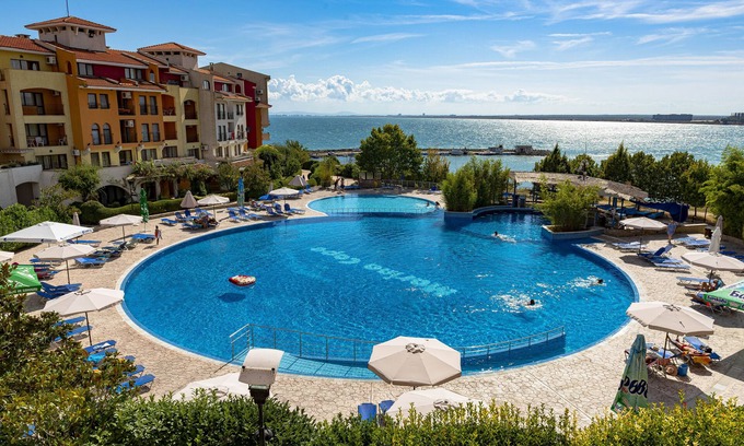 Aheloy Apartment | MENADA * Marina Cape * Family studio with pool view