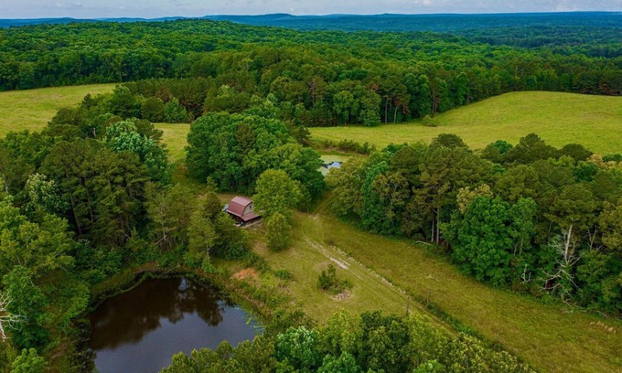 Pikeville Cabin | Mennonite Built Cabin on 81 acres surrounded by 30,000 acres of state park