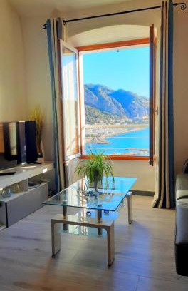 Old Town Apartment | MENTON, centre historique, vue mer
