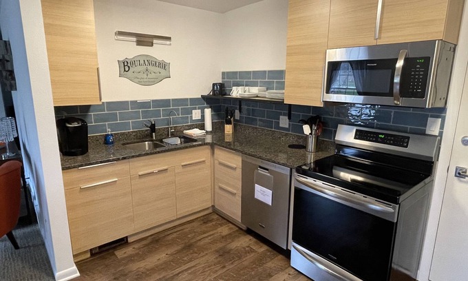 Mequon House | Mequon area side by side ranch unit
