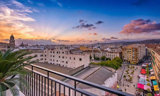 La Victoria Apartment | Mercedes - Holiday penthouse in Malaga by Solaga