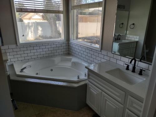 Meridian House | Meridian BnB ID - Pristine 4BR 2BA Spacious Home In The Heart Of Meridian Near Boise